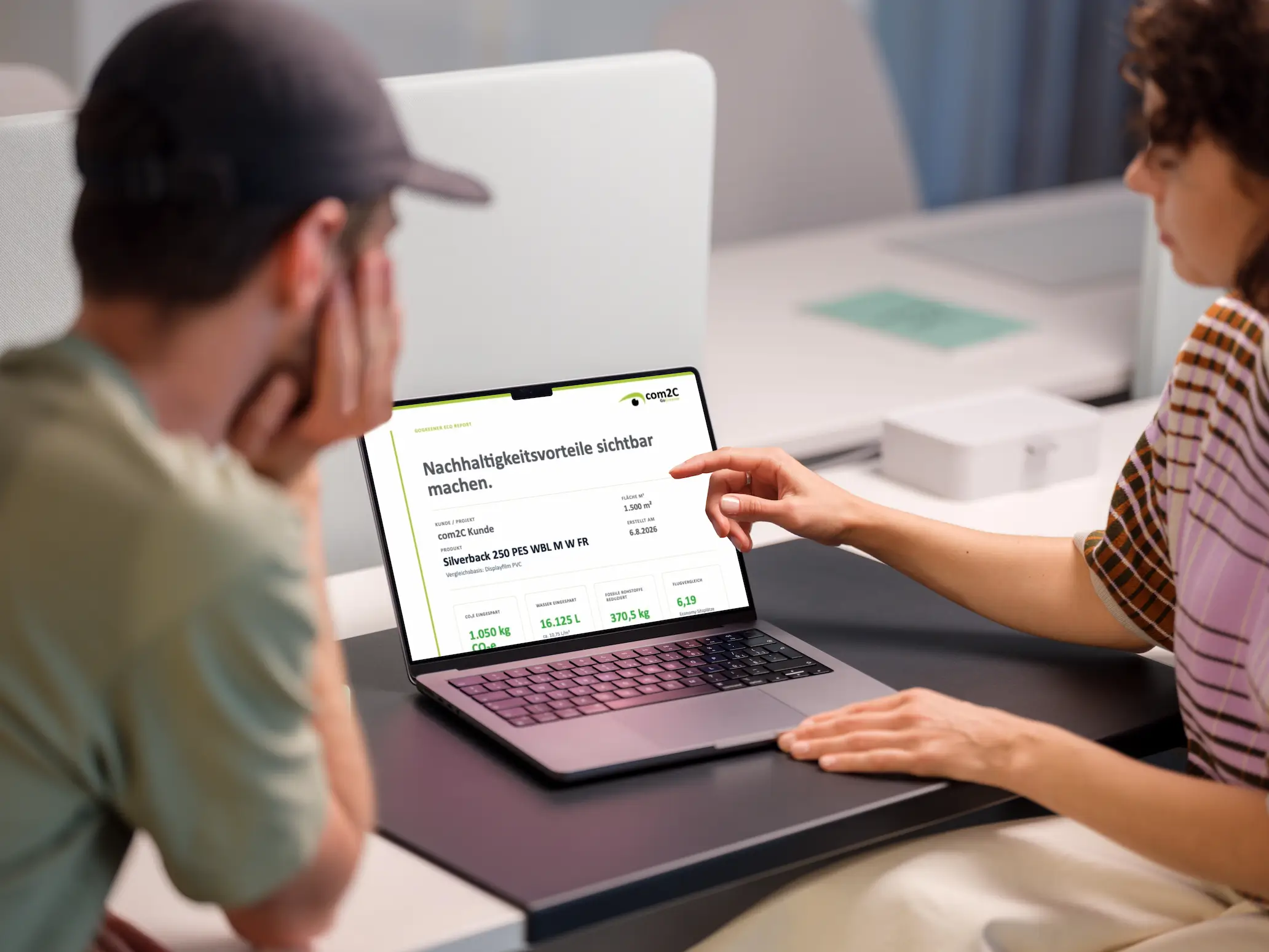 mockuuups macbook pro 14 mockup in female hands (1)